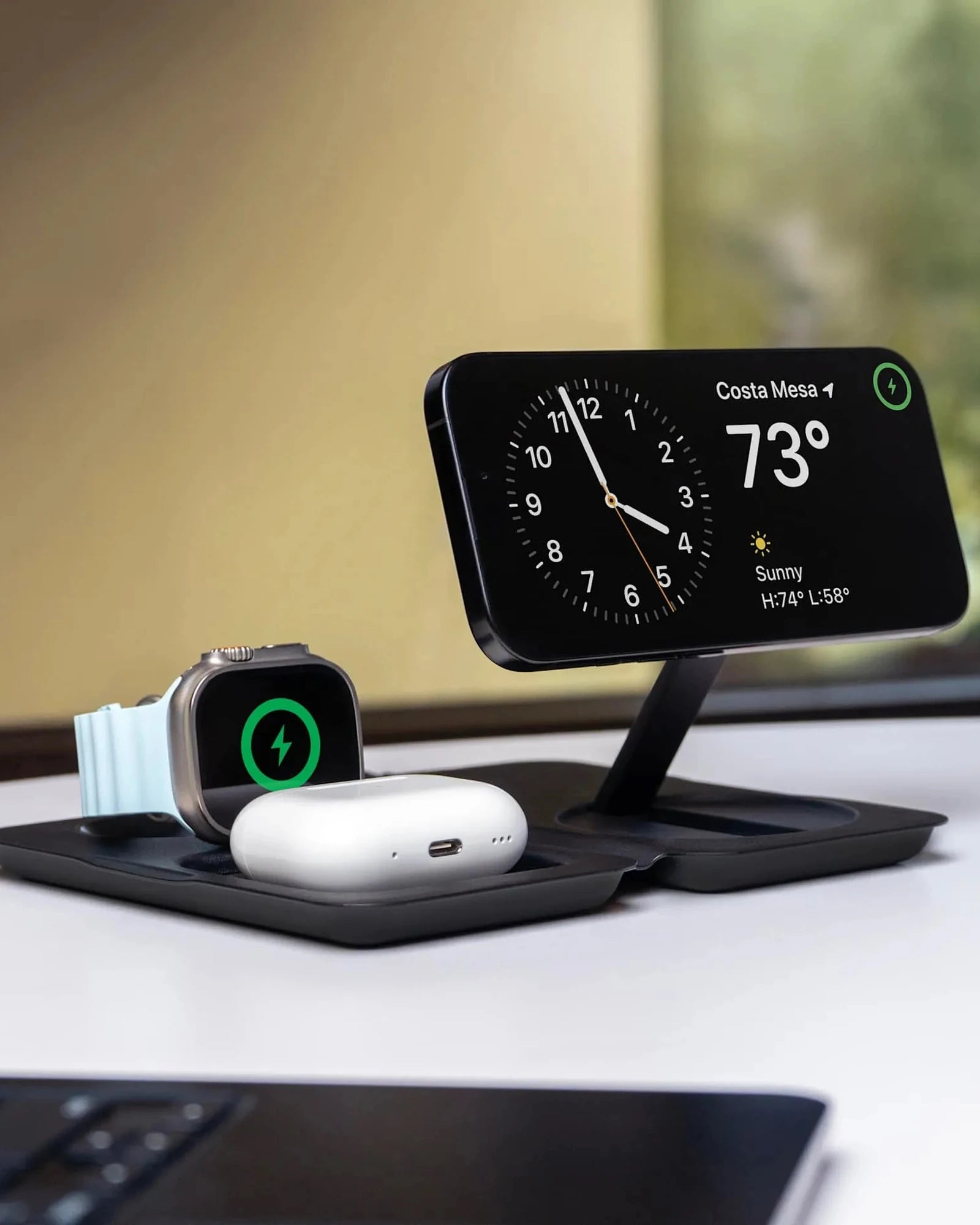 Custom foldable 3-in-1 wireless charger for Apple - 15